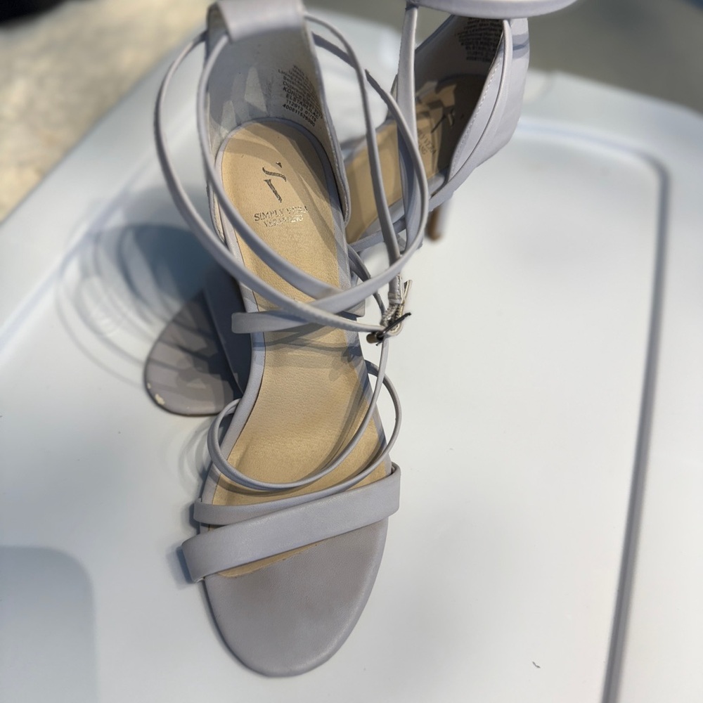 Simply Vera Vera Wang Light Gray Strappy Heels